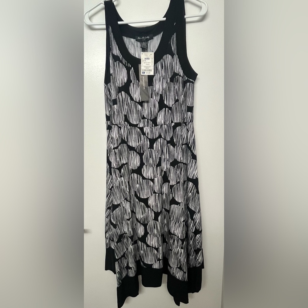 Elegant Black and White Patterned Dress